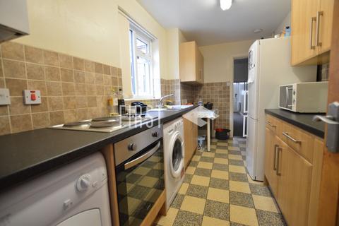 2 bedroom terraced house to rent, Burns Street, Leicester LE2