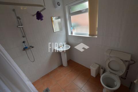 2 bedroom terraced house to rent, Burns Street, Leicester LE2