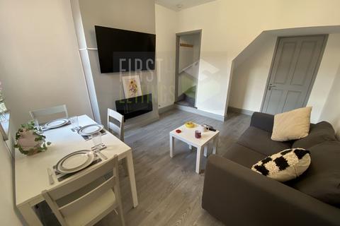 3 bedroom terraced house to rent, Lord Byron Street, Leicester LE2