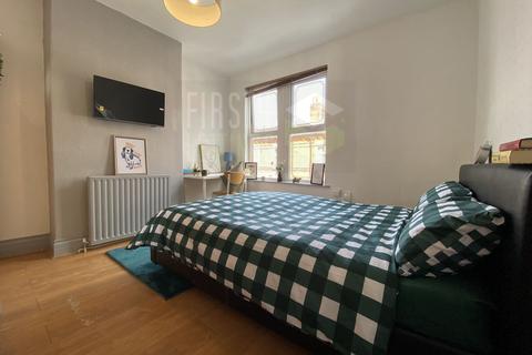 3 bedroom terraced house to rent, Lord Byron Street, Leicester LE2