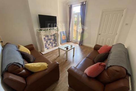 4 bedroom terraced house to rent, Hartopp Road, Leicester LE2