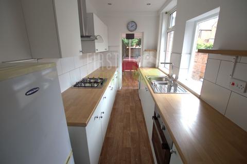 4 bedroom terraced house to rent, Hartopp Road, Leicester LE2
