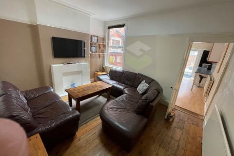 4 bedroom terraced house to rent, Barclay Street, Leicester LE3