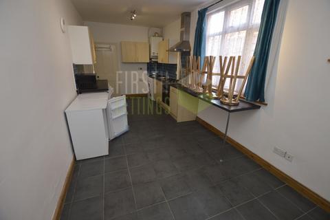 4 bedroom terraced house to rent, Welford Road, Leicester LE2