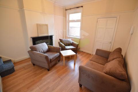 4 bedroom terraced house to rent, Welford Road, Leicester LE2