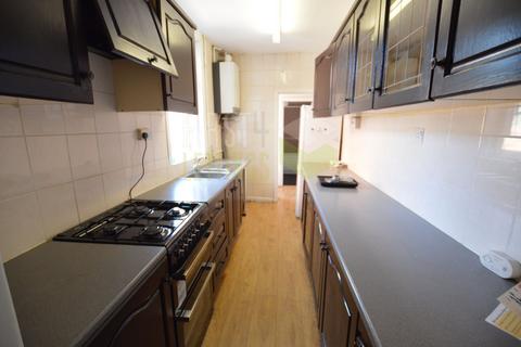 4 bedroom terraced house to rent, Welford Road, Leicester LE2