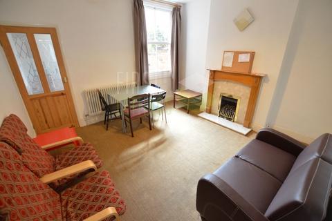 4 bedroom terraced house to rent, Thurlow Road, Leicester LE2