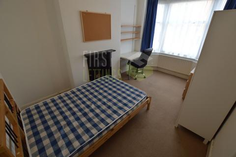 4 bedroom terraced house to rent, Thurlow Road, Leicester LE2