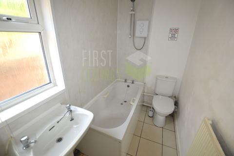 3 bedroom terraced house to rent, Bulwer Road, Leicester LE2