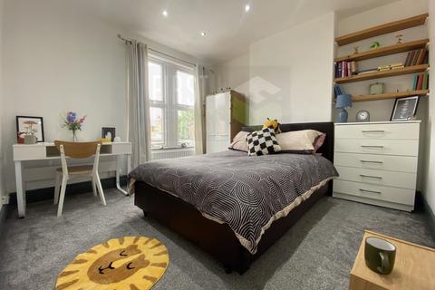 3 bedroom terraced house to rent, Lord Byron Street, Leicester LE2