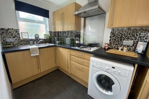 3 bedroom terraced house to rent, Lord Byron Street, Leicester LE2