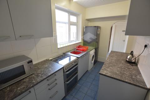 2 bedroom terraced house to rent, Bulwer Road, Leicester LE2