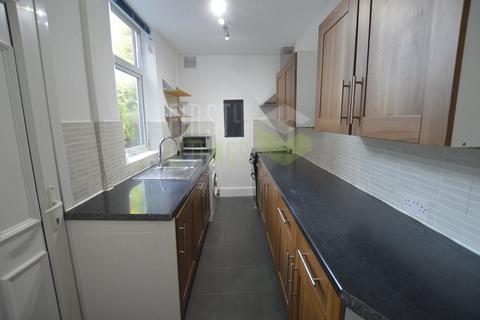 3 bedroom terraced house to rent, Sheridan Street, Leicester LE2