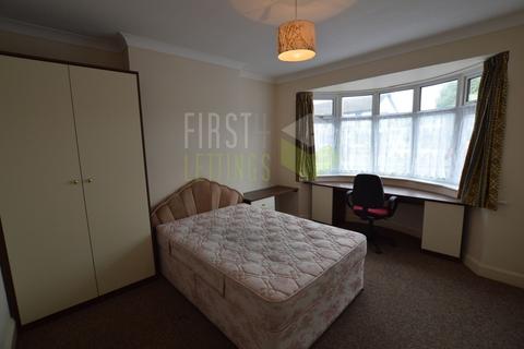4 bedroom semi-detached house to rent, Welford Road, Leicester LE2