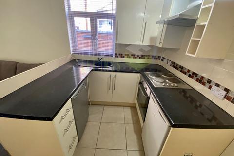 1 bedroom flat to rent, Knighton Fields Road East, Leicester LE2