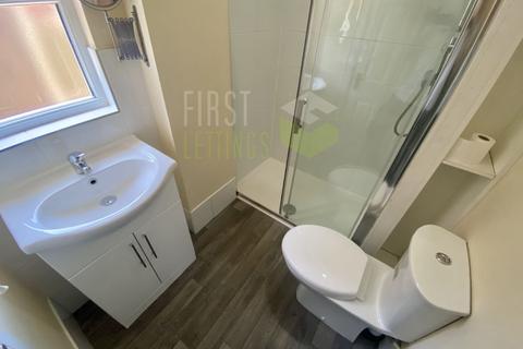 3 bedroom terraced house to rent, Wordsworth Road, Leicester LE2