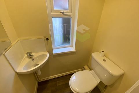 3 bedroom terraced house to rent, Wordsworth Road, Leicester LE2