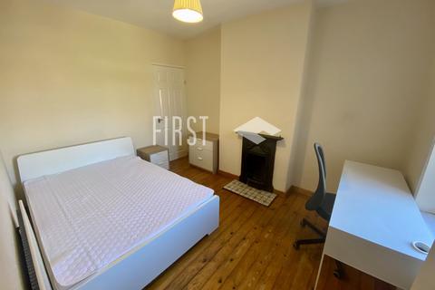 3 bedroom terraced house to rent, Wordsworth Road, Leicester LE2