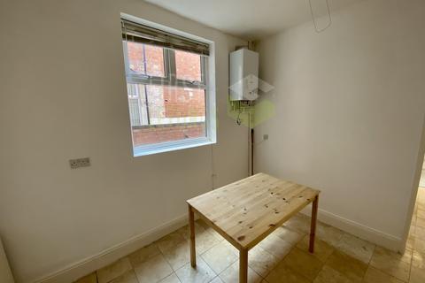 5 bedroom terraced house to rent, Avon Street, Leicester LE2