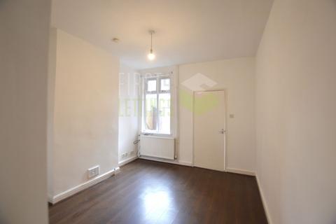 2 bedroom terraced house to rent, Churchill Street, Leicester LE2