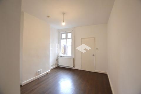 2 bedroom terraced house to rent, Churchill Street, Leicester LE2