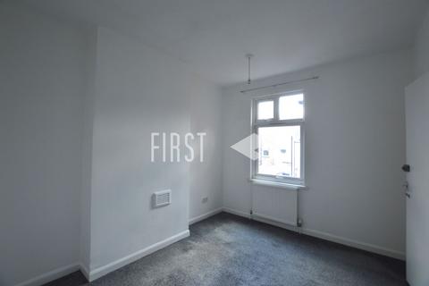 2 bedroom terraced house to rent, Churchill Street, Leicester LE2