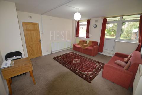 2 bedroom flat to rent, Stoughton Road, Leicester LE2