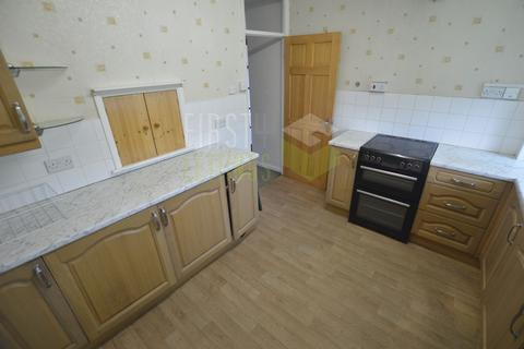 2 bedroom flat to rent, Stoughton Road, Leicester LE2