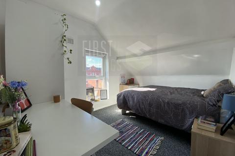 2 bedroom flat to rent, Lord Byron Street, Leicester LE2