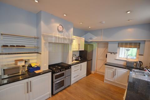 5 bedroom terraced house to rent, Fosse Road South, Leicester LE3