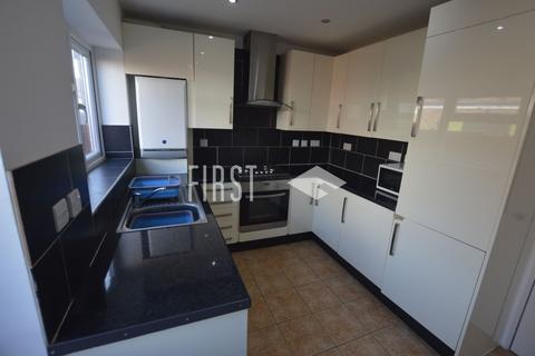 4 bedroom terraced house to rent, Clifton Road, Leicester LE2