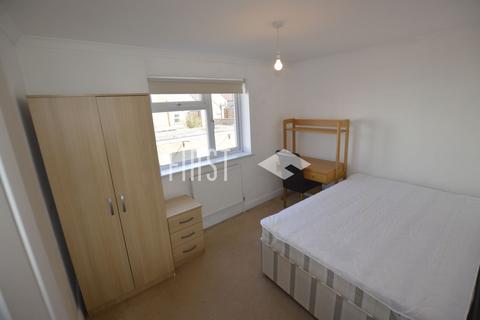 4 bedroom terraced house to rent, Clifton Road, Leicester LE2