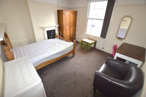3 bedroom terraced house to rent, St. Leonards Road, Leicester LE2