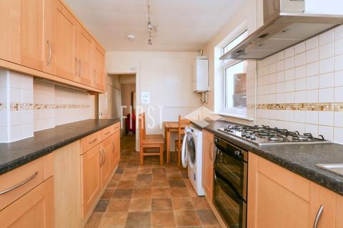 4 bedroom terraced house to rent, Adderley Road, Leicester LE2