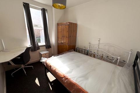 5 bedroom terraced house to rent, Equity Road, Leicester LE3