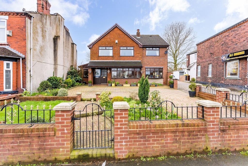 Wigan Road, AshtonInMakerfield, WN4 4 bed detached house for sale £