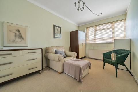 2 bedroom flat for sale, Chessington Court,  Charter Way,  N3