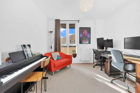 2 bedroom flat for sale, 17 Nellie Cressall Way, London E3
