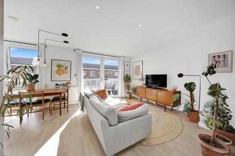 Flat 6, 40 Bow Common Lane, London, E3 4AX