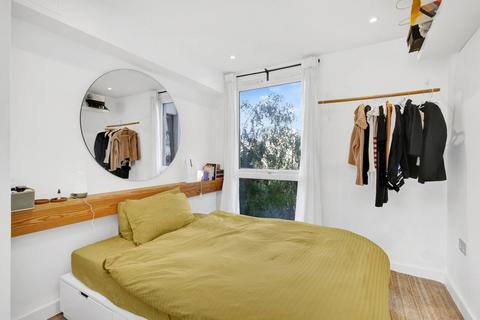 Flat 6, 40 Bow Common Lane, London, E3 4AX