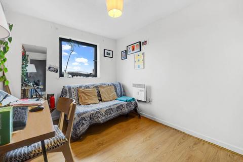 2 bedroom flat for sale, 72 High Street, London E15