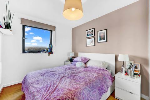 2 bedroom flat for sale, 72 High Street, London E15