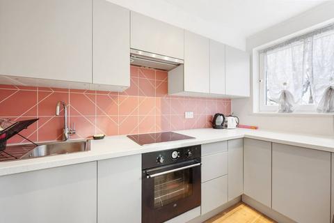9 Regent Square, London, E3 3HQ