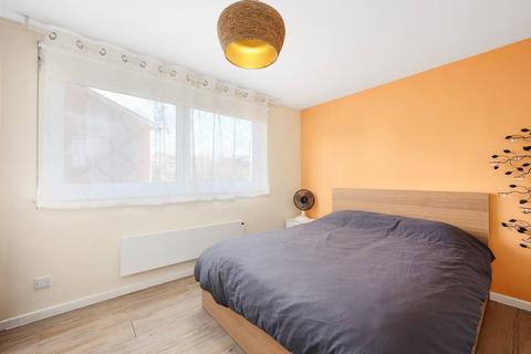 9 Regent Square, London, E3 3HQ