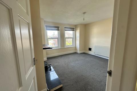 1 bedroom flat to rent, Malmesbury Park Road, Bournemouth BH8