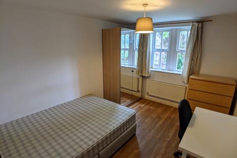 2 bedroom flat to rent - Wilmslow Road, Manchester M20