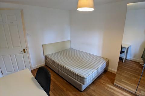 2 bedroom flat to rent - Wilmslow Road, Manchester M20