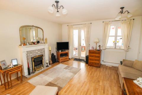 2 bedroom end of terrace house for sale - Freshwater Crescent, Heybridge
