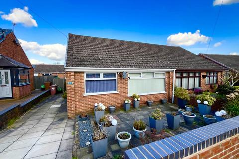 2 bedroom semi-detached bungalow for sale, Rothesay Close, St Helens