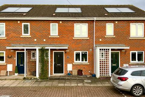 2 bedroom terraced house to rent, Goodson Close, Boston, Lincolnshire, PE21